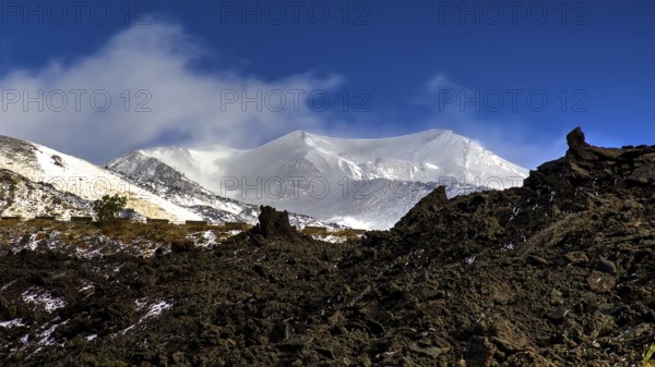 Snow-capped peaks, fresh snow, lava scree, Etna, volcano, Eastern Sicily, Sicily, Italy, Europe