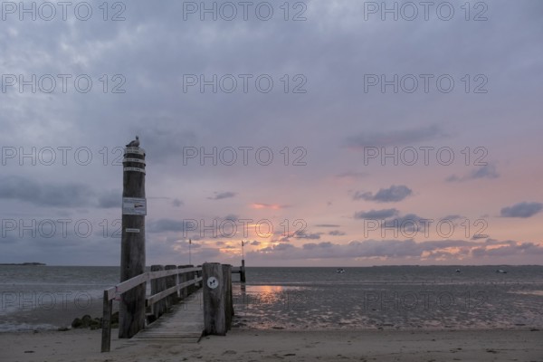 Sunset on the beach of Utersum, Föhr, North Frisian Island, North Frisia, Schleswig-Holstein, Germany, Europe