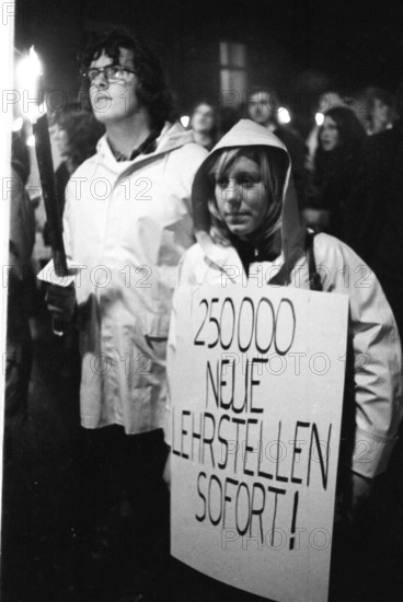 The conference of the left-oriented SDAJ and the torchlight march of the youth organisation against a reduction in apprenticeships and youth unemployment on 05.10.1974 in Remscheid, Germany, Europe