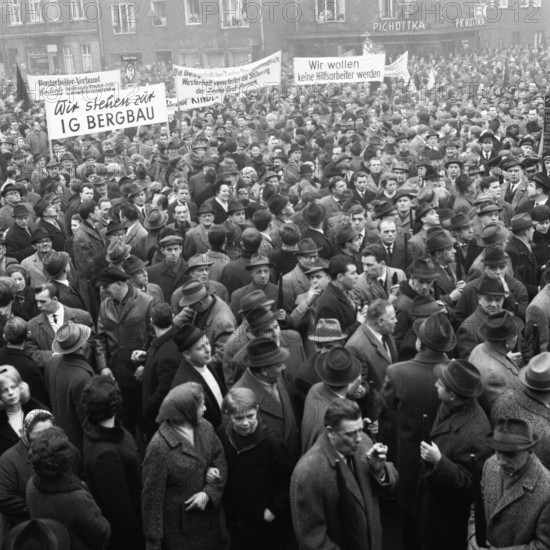 With black flags, miners of the Bismarck colliery and their relatives demonstrated against the closure of their colliery on 19 February 1966, Germany, Europe