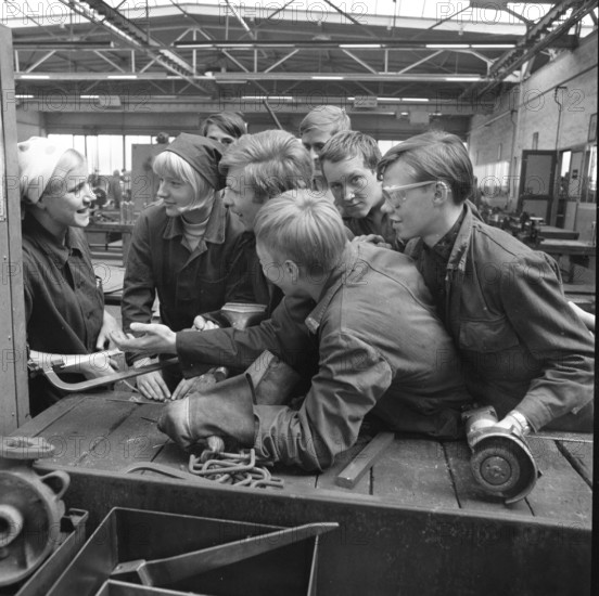 DEU, Germany, Dortmund: Personalities from politics, business and culture from the years 1965-71. Dortmund. Hoesch AG Westfalenhütte. Apprentice training ca. 1965-6, Europe