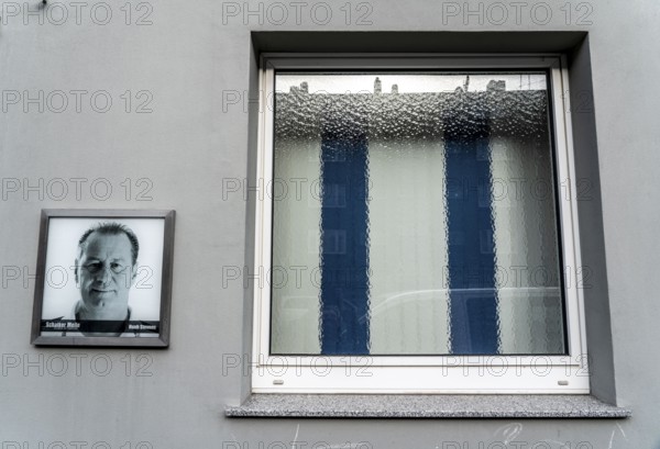 The Schalke Mile, Mile of Tradition, Kurt-Schumacher-Straße in Gelsenkirchen-Schalke, residential building with photos of former Schalke players, coaches, legends, Huub Stevens, Gelsenkirchen, North Rhine-Westphalia, Germany, Europe