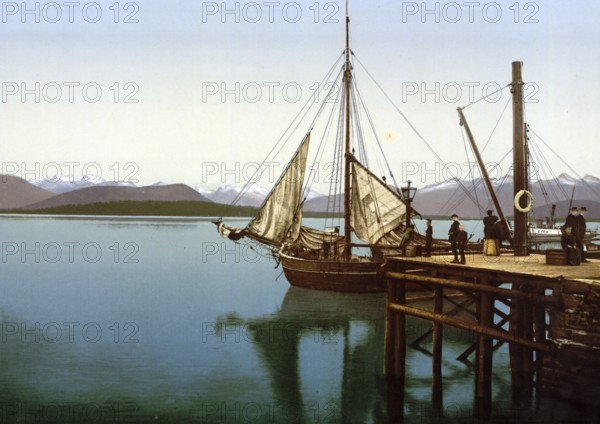 Harbour of Molde, in the Norwegian Fylke More og Romsdal, Norway, View from 1885, Historical, digitally restored reproduction from a 19th century original, Record date not stated, Europe