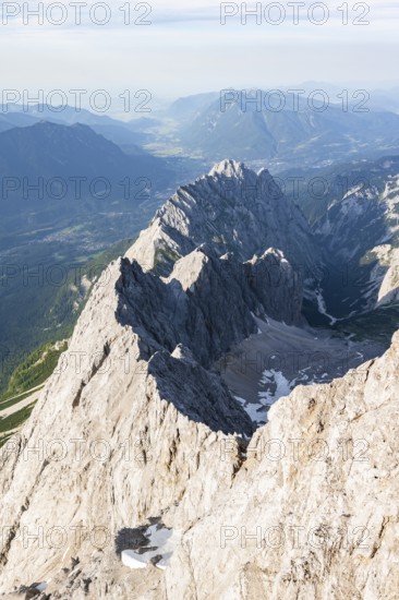 Steep rocky ridge, Waxensteinkamm, with summit Waxenstein, view from the summit of the Zugspitze, Wetterstein range, Bavaria, Germany, Europe