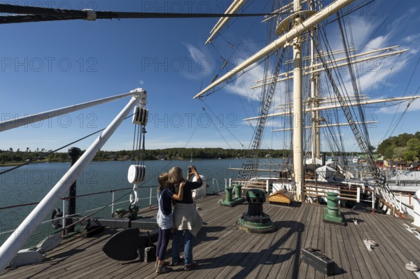 Tourists on the steel four-masted barque Pommern, windjammer with jubilee rig, Maritime Museum, Mariehamm, Åland or Aland Islands, Finland, Europe