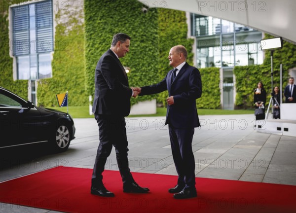 (R-L) Olaf Scholz, Federal Chancellor, receives Denis Becirovic, Chairman of the State Presidency of Bosnia and Herzegovina, at the Chancellery in Berlin, 07/05/2024