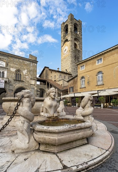 Fontana Contarini and Campanone tower, Piazza Vecchia, Citta alta, Bergamo, Italy, Europe