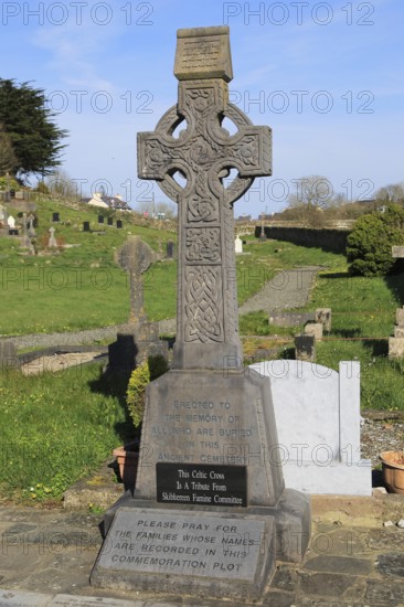 Irish potato famine memorial at Abbeystrewry cemetery, Skibbereen, County Cork, Ireland, Irish Republic, Europe