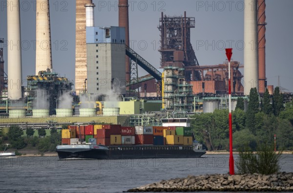 Rhine near Duisburg Bruckhausen, Marxloh, Thyssenkrupp Steel steelworks, blast furnaces, sintering plant, Schwelgern coking plant, cargo ships