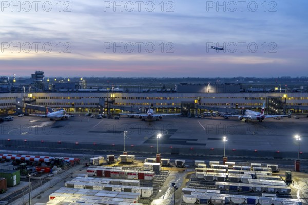 Düsseldorf Airport, aircraft on the apron and at Terminal A, warehouse for unit load devices, ULD, freight containers, baggage containers, North Rhine-Westphalia, Germany, Europe