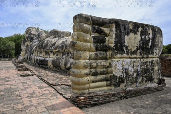 Reclining Buddha in Wat Lokayasutharam, Temple of the Resting Buddha, Ayutthaya, Ayutthaya Province, Thailand, Asia