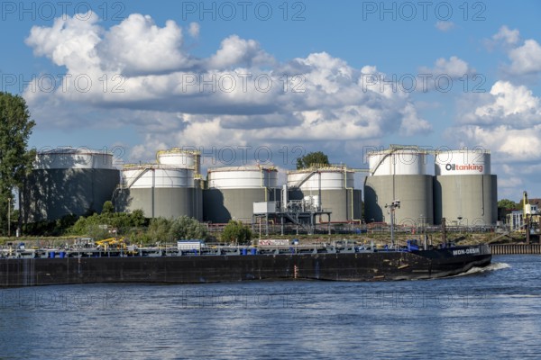 Duisburg harbours, tank terminal of Oiltanking Deutschland GmbH, large tanks for fuels and vegetable oils, on the Rhine, tanker, Duisburg, North Rhine-Westphalia, Germany, Europe