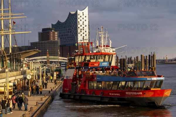 Port of Hamburg, St. Pauli Landungsbrücken, HADAG harbour ferries, Elbe Philharmonic Hall, Hamburg. Germany