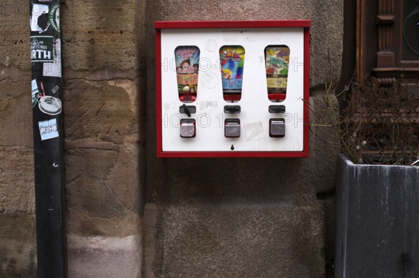 Chewing gum machine, bubble gum, Old Town, Fürth, Franconia, Bavaria, Germany, Europe