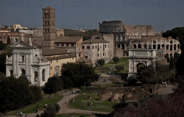 Eastern part from the west with Santa Francesca Romana and Arch of Titus, behind Colosseum, St., Sankt, Saint