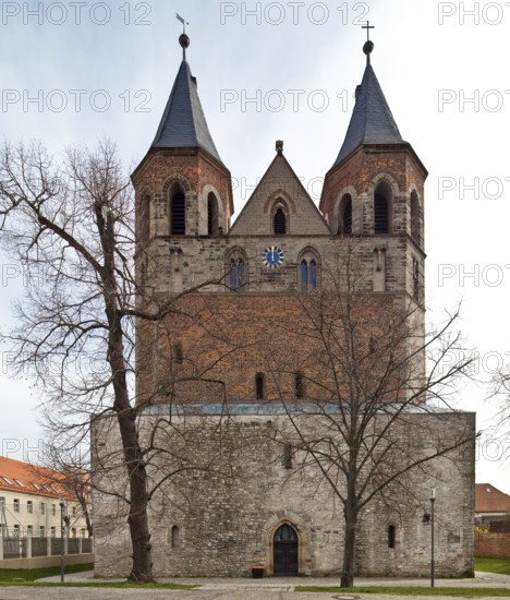 Aken (Elbe), St Mary's Church. Facade from the west. Romanesque pillar basilica with early Gothic tower upper storeys in brick and ashlar. General renovation in the early 21st century. Secularised in the 20th c., St., Sankt, Saint