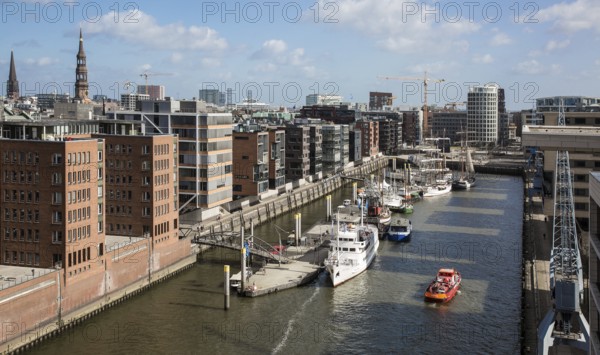 Port of Hamburg, view from the plaza of the Elbphilharmonie to the south over the Sandtor harbour, in front centre ship SEUTE DEERN, to the right fire brigade ship, St., Sankt, Saint