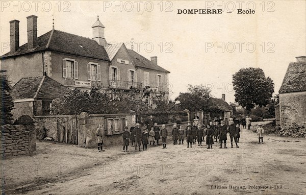 DOMPIERRE-EN-MORVAN. Département : Côte d'Or (21). Region: Bourgogne-Franche-Comté (formerly Bourgogne)