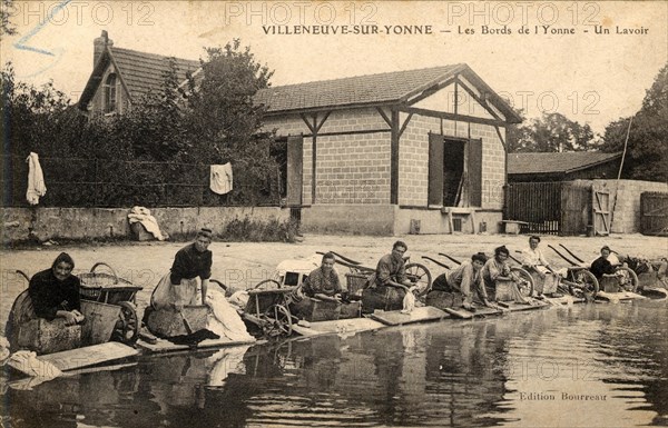 VILLENEUVE-SUR-YONNE