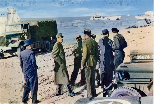 Le Général de Gaulle sur le plages du Débarquement