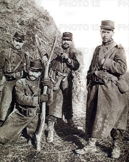 Première Guerre Mondiale. Fronde utilisée dans les tranchées pour lancer des grenades dans les lignes ennemies (1915)