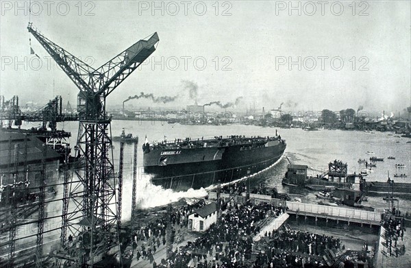 Launching the "Languedoc" at the Gironde shipyards, in Bordeaux