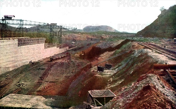 Construction of the Panama Canal (1913)