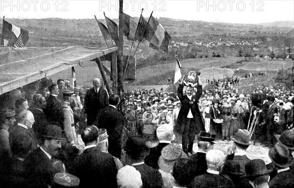 The Cross of the Legion of Honor and the Military Cross being awarded to the town of Château-Thierry (1920)