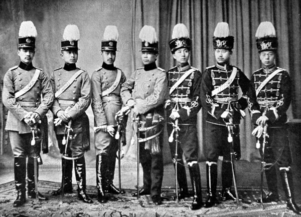 Seven Chinese officers enroled in the German army  (1905)