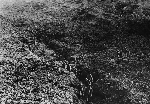 Area and trench that have been bombed, 1916