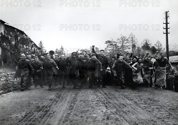 Prisonniers de guerre américains libéré à Bad-Orb (Allemagne) le 2 avril 1945