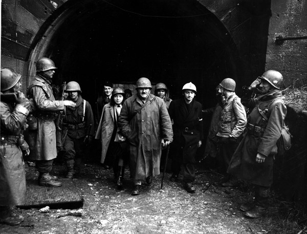 Troupes de la 2e division algérienne à Belfort (France) 25 novembre 1944