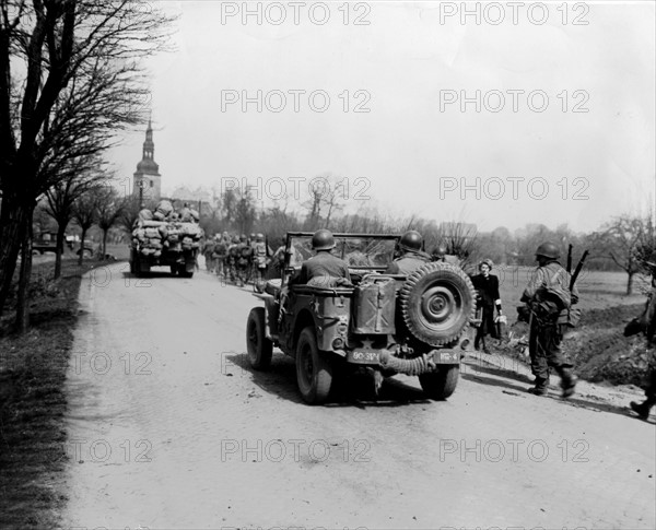 American troops move forward Erfurt,  April 11, 1945