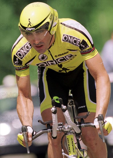 Der französische Radprofi Laurent Jalabert fährt am 24.06.1998 in Ittigen (Schweiz) auf der neunten Etappe der Tour de Suisse, einem 29 Kilometer langen Einzelzeitfahren. Jalabert siegt in 38:18 Minuten.