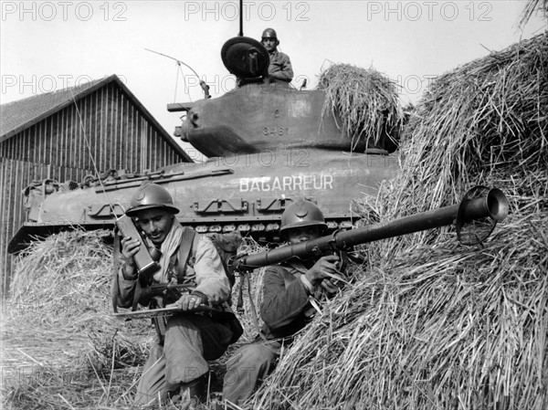 Post-war period: French soldiers during manoeuvre in Germany