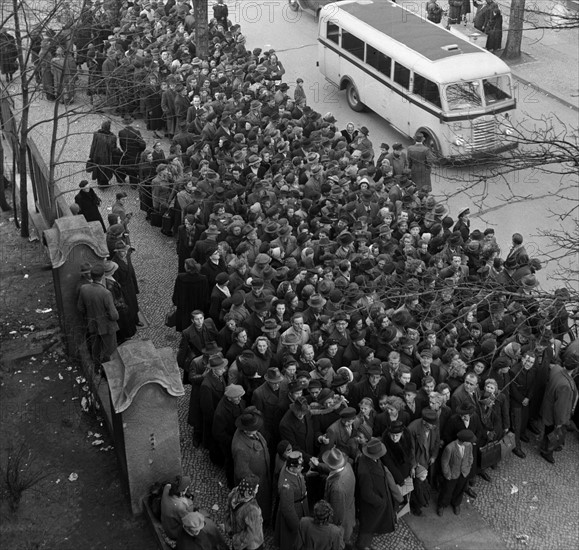 Berlin - influx of refugees 1952