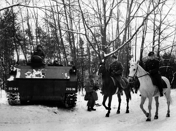 Manoeuvre of the US army in wintery Grunewald in Berlin