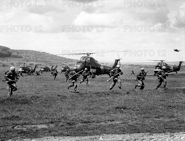 Air transport manoeuvre of US army in Bavaria