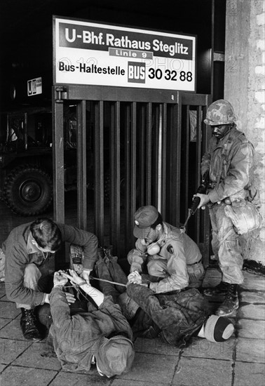 US military maneuver in Berlin subway