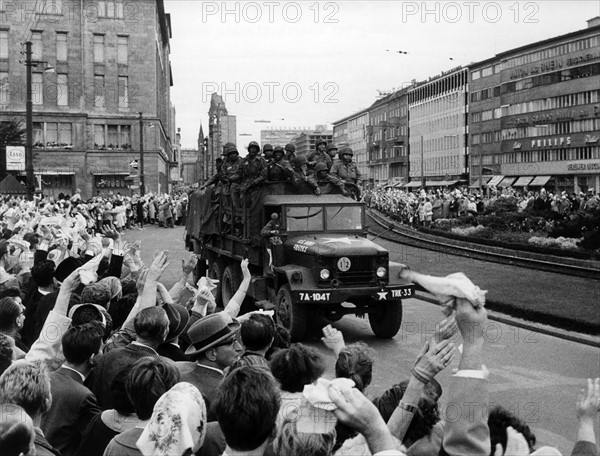 Celebrated military parade of the US Army on Kurfüstendamm in Berlin 1961