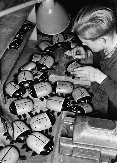 Second World War - Hitler Youth toys for Christmas 1942