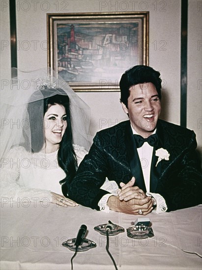 KPA73546.jpg          ELVIS PRESLEY and PRISCILLA BEAULIEU, Wedding (May 1st...