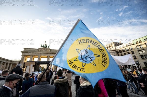 Manifestation organisée par l'association Nuklearia e.V. pour le maintien de l'énergie et des centrales nucléaires