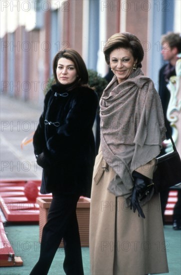 Farah Pahlavi with her daughter