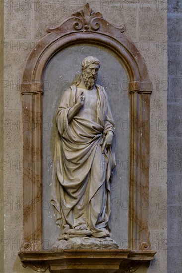 Montepulciano, Duomo (Cathedral of S. Maria Assunta): “Funeral Monument of Bartolomeo Aragazzi”, marble, work by Michelozzo's workshop, about 1427-1438. Detail of the statue of  “the Blessing Christ”.
Chiesa di Sant'Agostino, Montepulciano (SI), Toscana - Tuscany, Italia - Italy