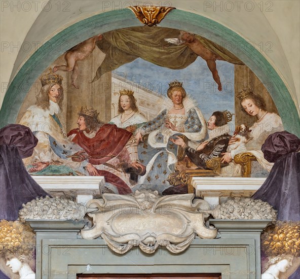 Medici Villa La Petraia, courtyard: “Maria De’ Medici and her Children”, fresco from the cycle of the Fasti Medicei by Volterrano (Baldassarre Franceschini), 1636-1647.
Maria de' Medici with her children Louis XIII, Gastone d’Orleans, the little prince Nicola, Henrietta Maria, queen of England and Maria Cristina, duchess of Savoy, with her little dog.
Villa medicea La Petraia, Firenze (FI) - Florence, Toscana - Tuscany, Italia - Italy