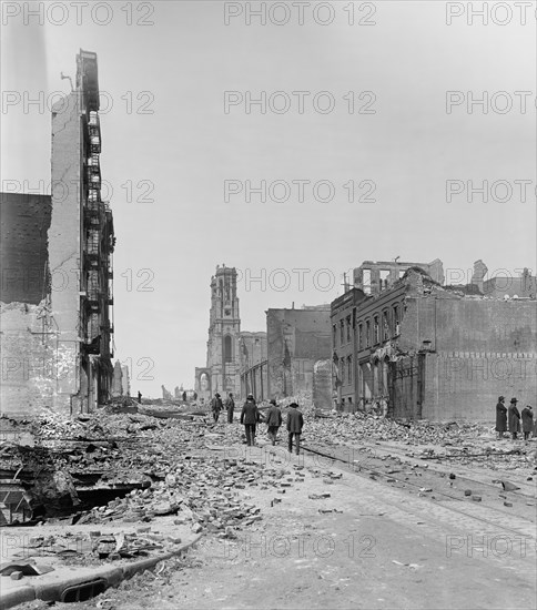 Sutter Street from Grant Avenue after Earthquake, San Francisco, California, USA, Detroit Publishing Company, 1906