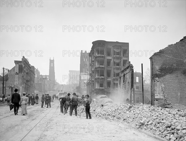 Clearing Away Debris after Earthquake, California Street, San Francisco, California, USA, Detroit Publishing Company, 1906