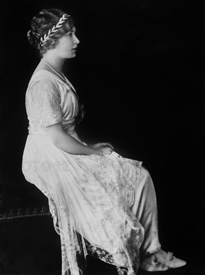 Princess Mary, Princess Royal and Countess of Harewood, Daughter of King George V and Queen Mary, Portrait, 1921