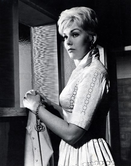 Kim Novak, Portrait, 1960